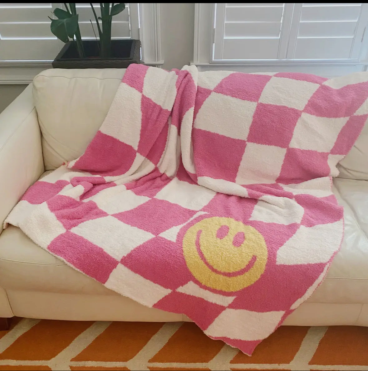 Smiley Checkeded Throw